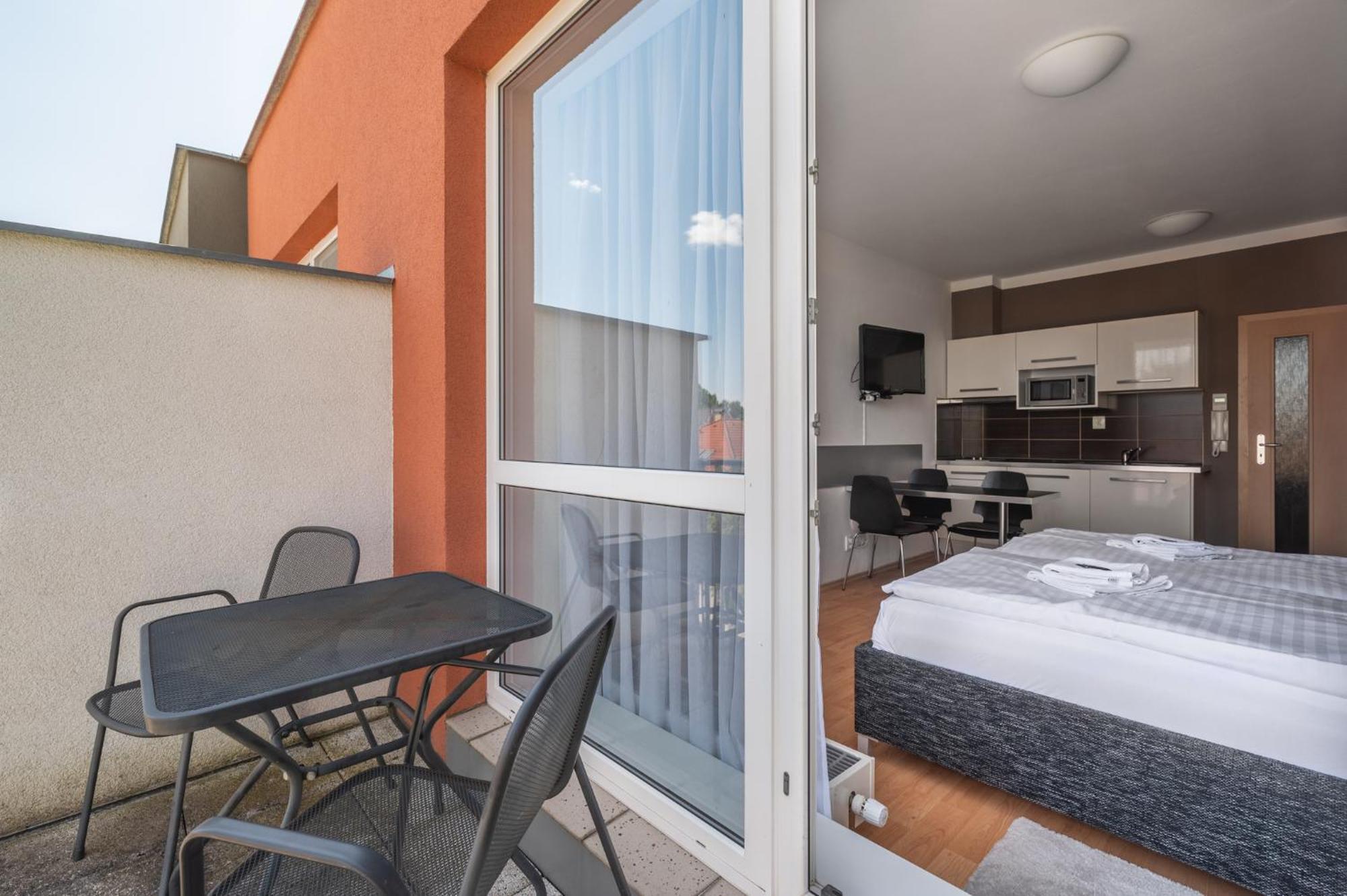 Relax Park Trebon I Aparthotel Exterior photo